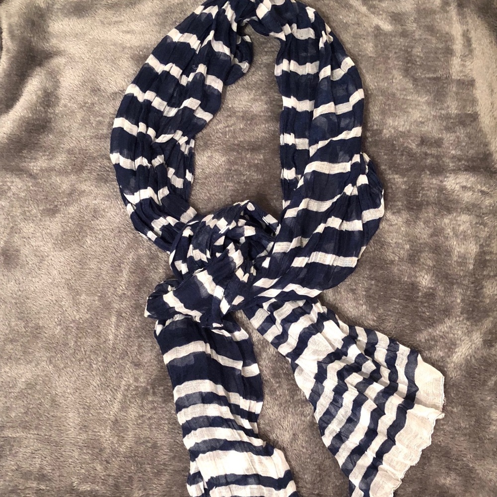 Women’s scarf